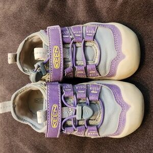 Keen toddler shoes Sz 8